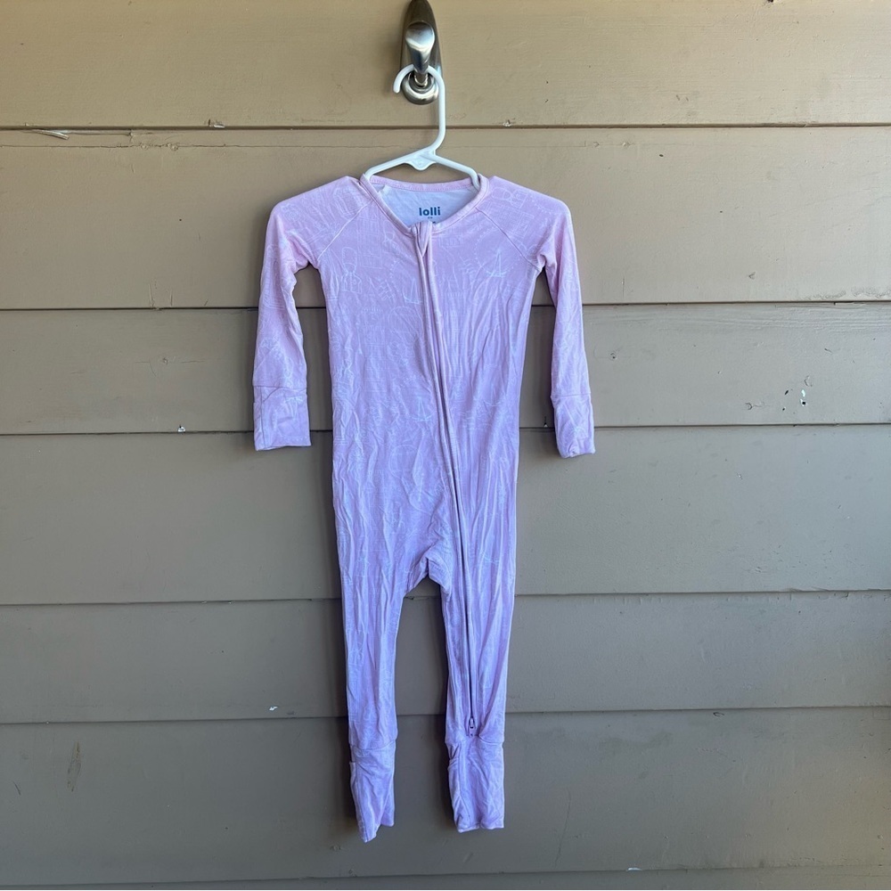 Lolli Co London Print Bamboo Zip Up Pjs - Size 6-12 months Stretchy Comfy